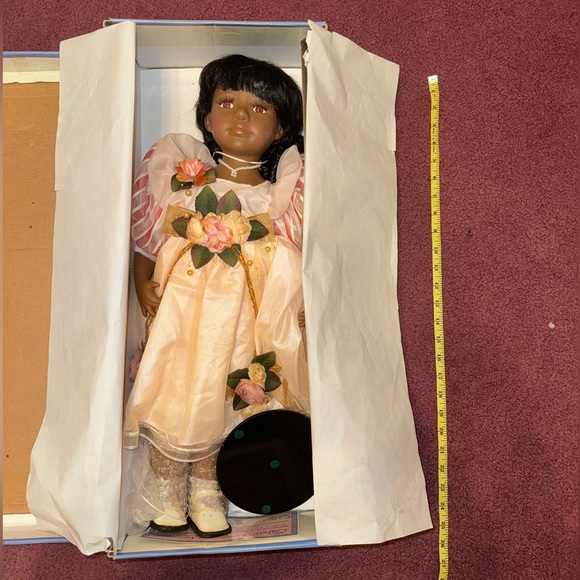 Limited Edition porcelain doll Cathay Collection - Picture 2 of 5